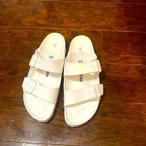 Try on BIRKENSTOCK Arizona Womens WHITE Eva Slides BIRKS shoes size 10